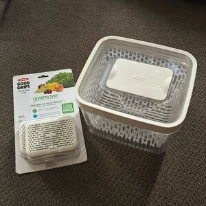 New OXO Good Grips GreenSaver Crisper Insert 2pk & Used 4.3 Qt Produce Keeper